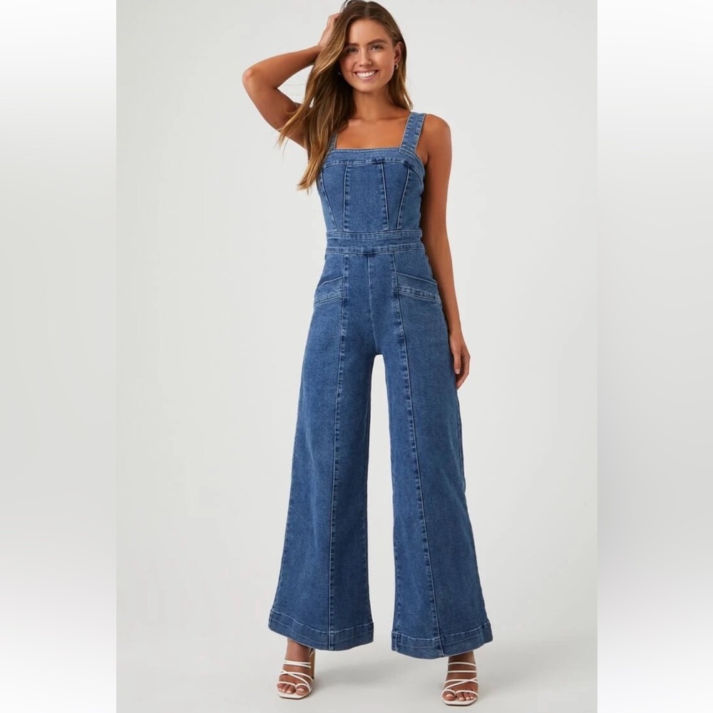 Forever 21 Women's Blue Denim Overalls size Small